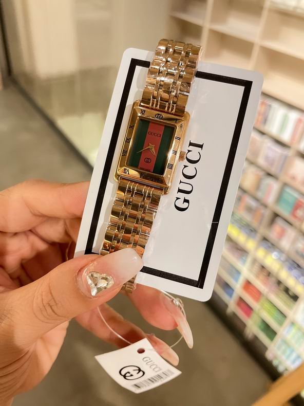 Gucci Watches Gw211