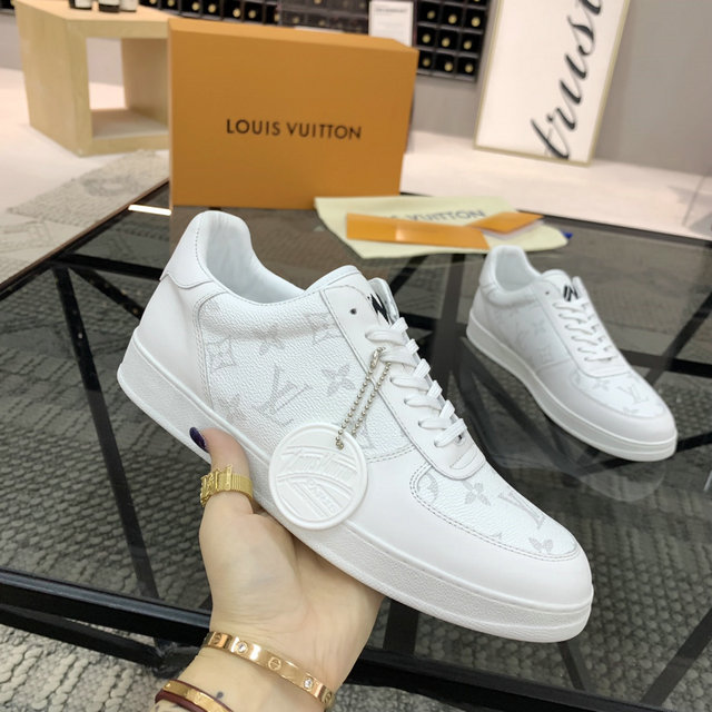 Lv Man Shoes 104 Replicas Sale